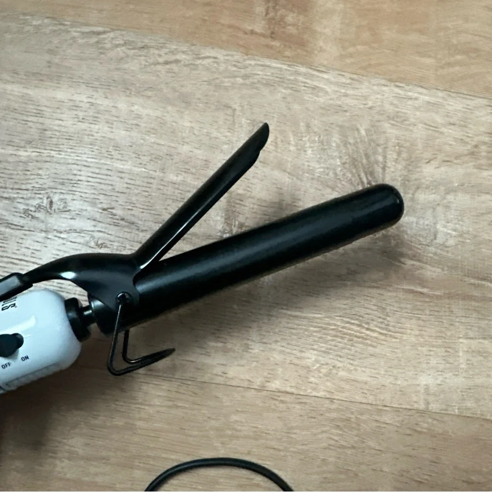 Hot Tools Professional HTBW44 Nano Ceramic Salon Curling Iron Wand 1" Tested - Picture 4 of 6
